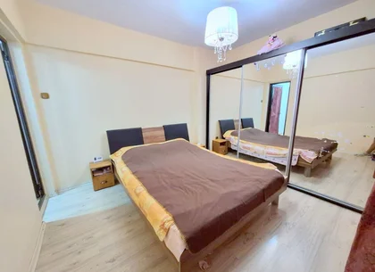 De inchiriat apartament cu 2 camere, Micro 17, parter, 400 euro