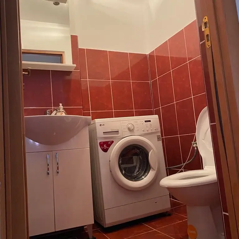 BRASADAS vinde ap cu 4 cam 92mp etajul 3 în Micro 17