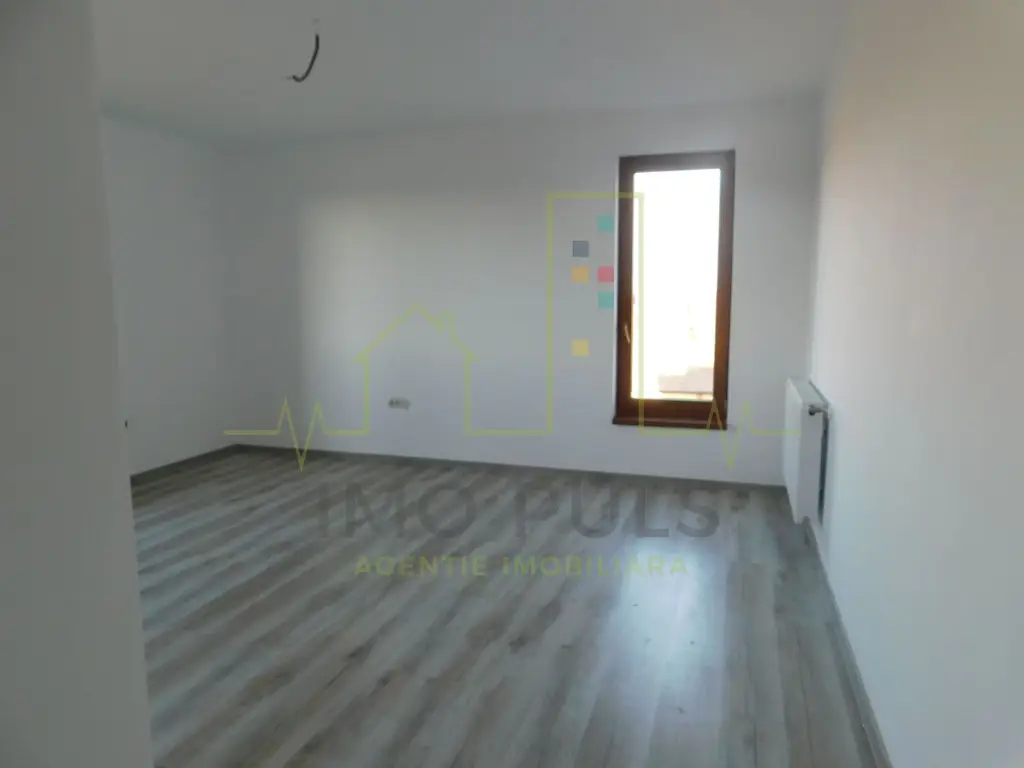 Decomandat . Finisaje de calitate.
