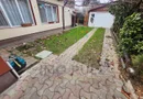 Casa individuala. Mobilata si utilata. Garaj.