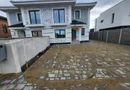 Duplex la cheie. 3 bai. 5 camere. La 4 minute de Timisoara.