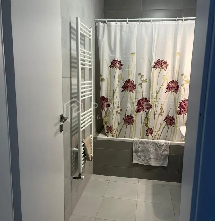 DE ÎNCHIRIAT: Apartament modern cu o cameră și parcare | Maurer