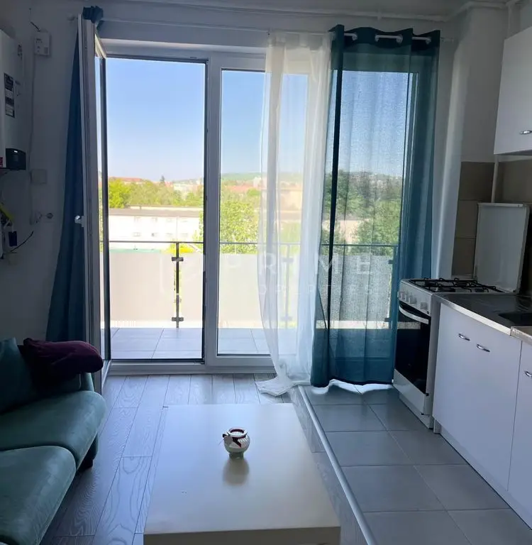 DE ÎNCHIRIAT: Apartament modern cu o cameră și parcare | Maurer