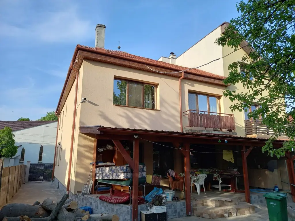 BRASADAS vinde casa in zona TITULESCU cu 5 camere si teren 350mp