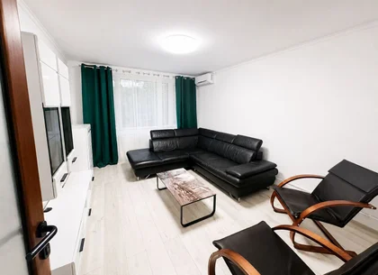 Apartament spațios 3 cam, complet renovat, mobilat – disponibil 01.07.