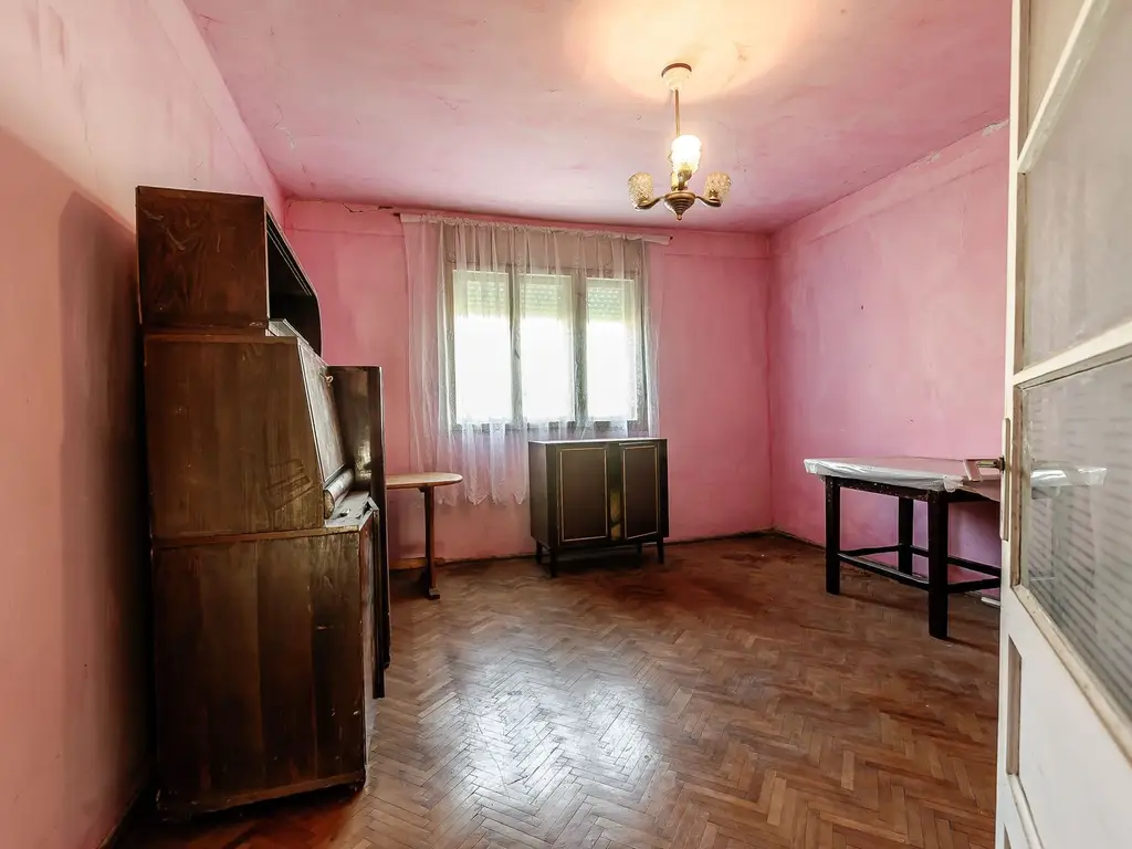 VANDUT! Casa din caramida 3 camere - Teren 755 mp - Livada, Arad