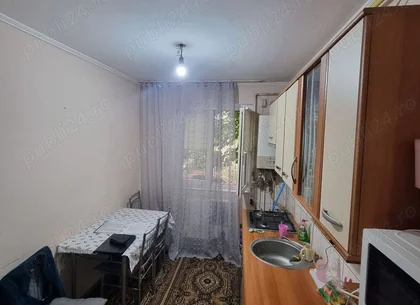 De vanzare apartament cu 3 camere