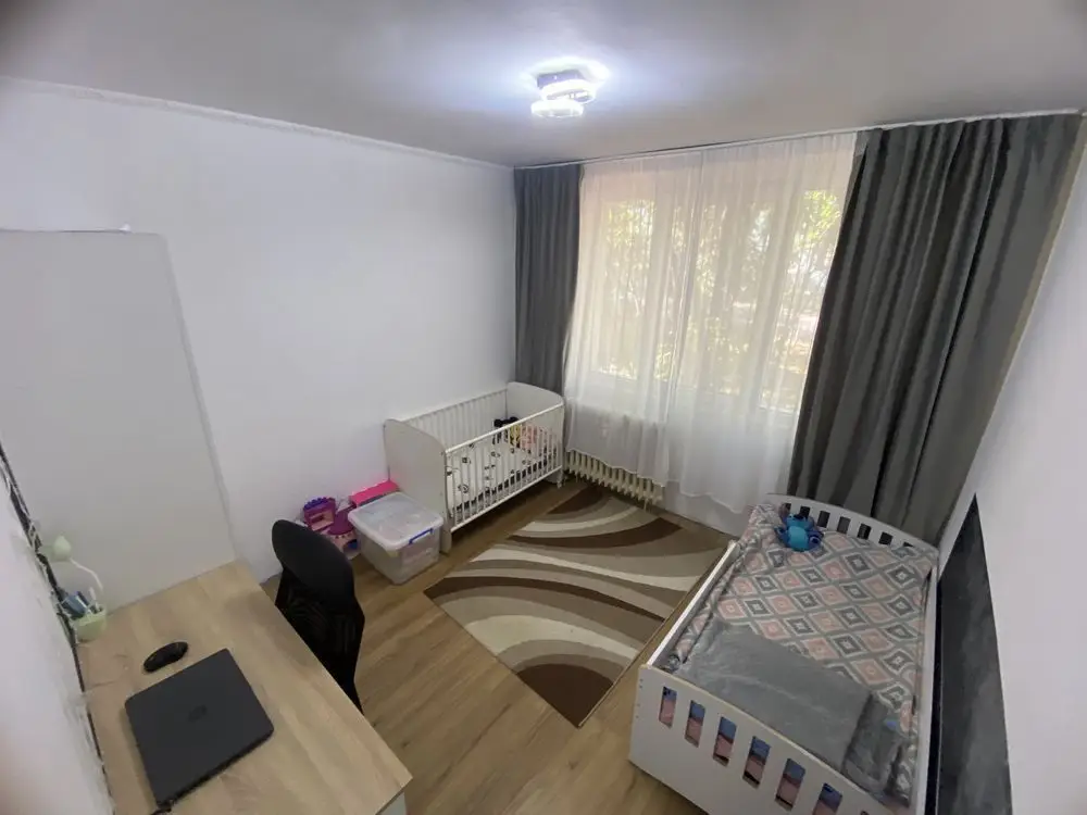 Vând apartament