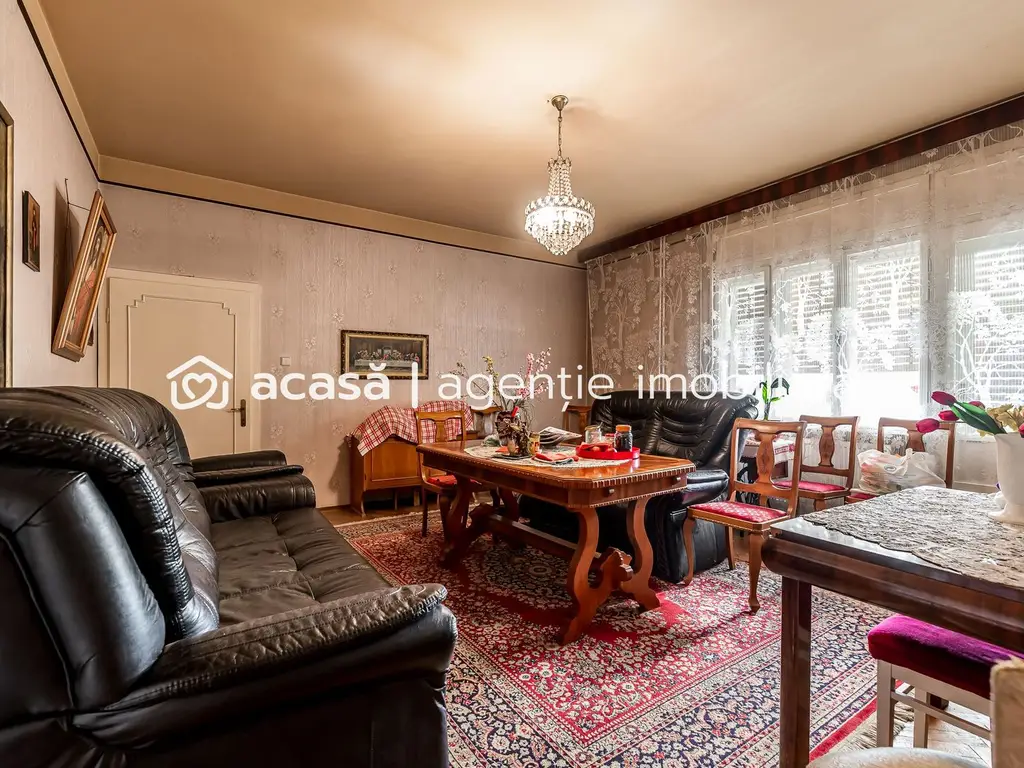 VANDUT! Vilă cu 4 apartamente aproape de centrul Timișoarei