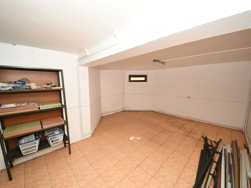 Vila spatioasa, pretabil pentru locuit/clinica, zona Micro 17 – Galati
