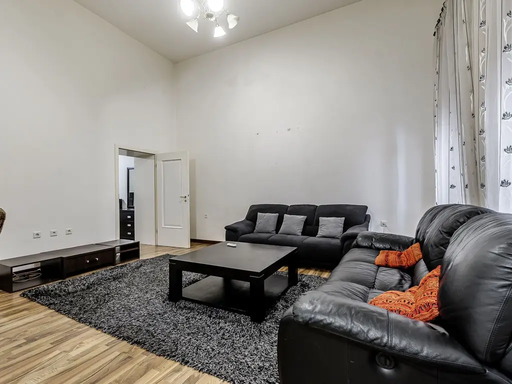 Apartament 2 camere - Etaj 1 - Palatul Neumann, Arad - COMISION 0