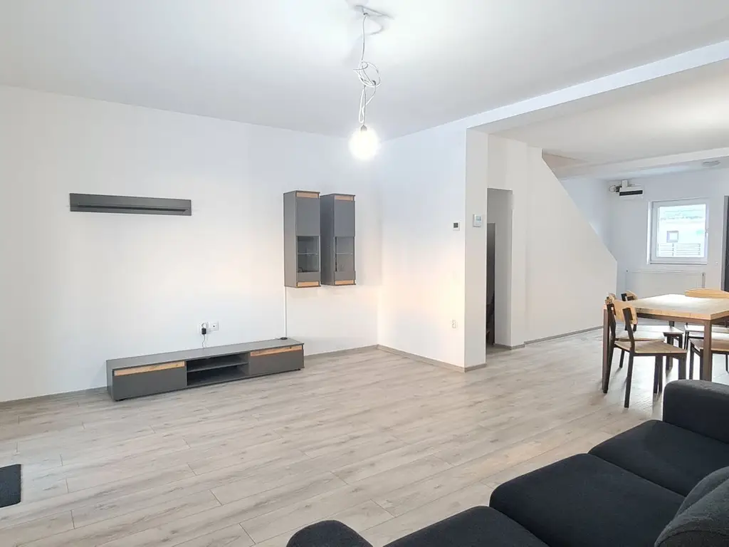 Casa semimobilata semiutilata in Cartier Izvor Tarlungeni Brasov