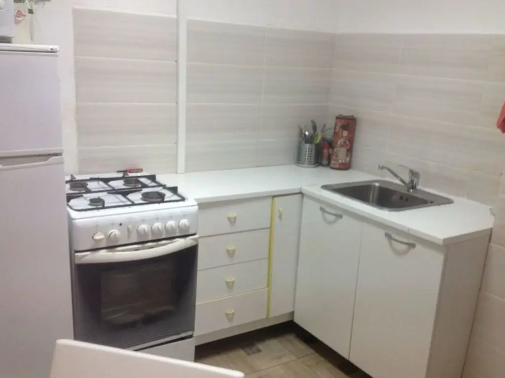 Apartament 3 camere de vanzare  57 mp  Uniri - Metropoliei
