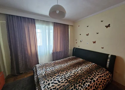 Apartament 2 camere, decomandat, Fratii Golesti