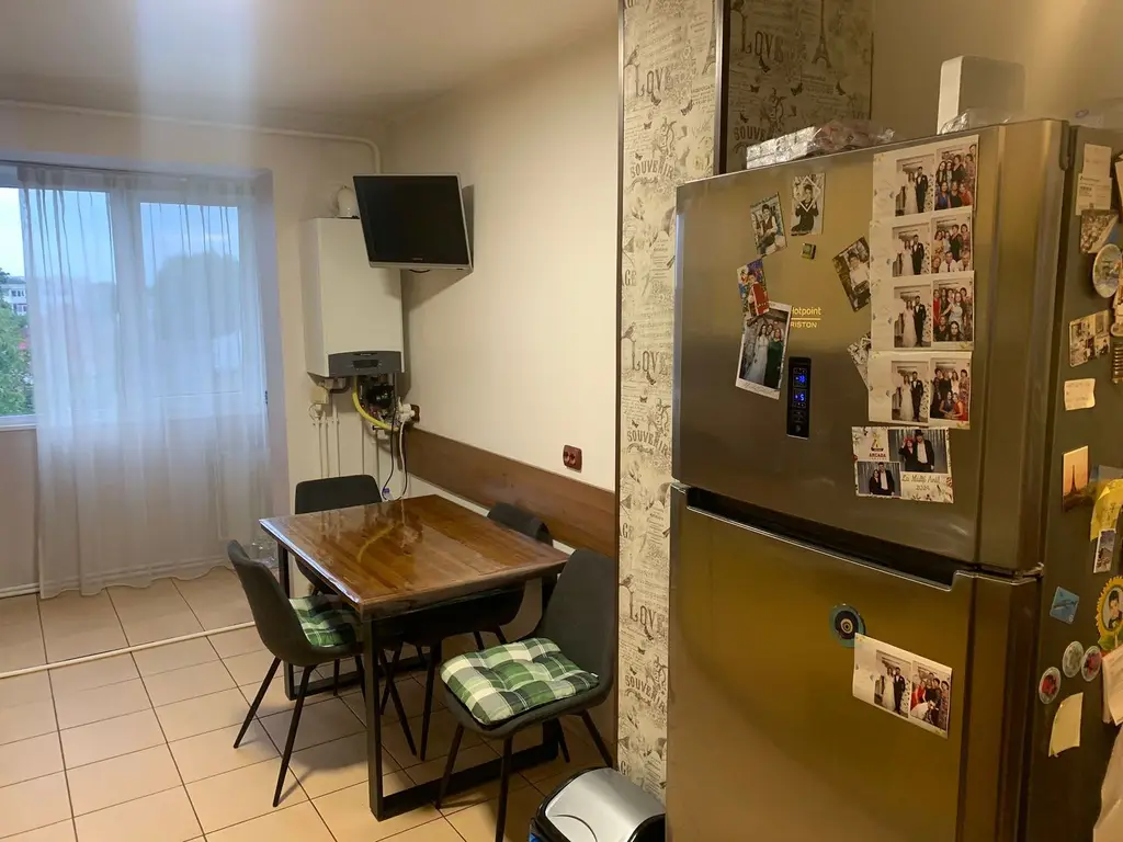 Apartament cu 3 camere, mobilat si utilat - Piata Centrala