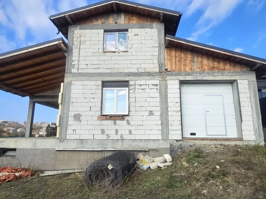 Casa la rosu Bariera Traian, teren 896 mp, COMISION 0%