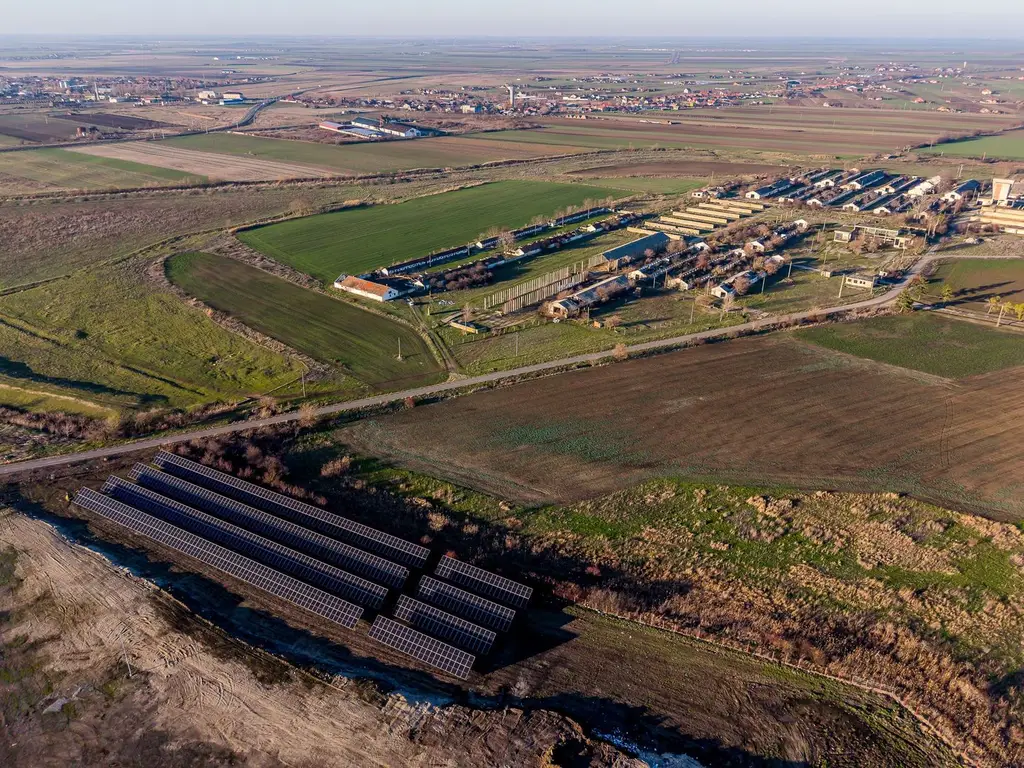 Teren 1.15 HA lângă Autostrada – Nădlac | clădiri+utilități