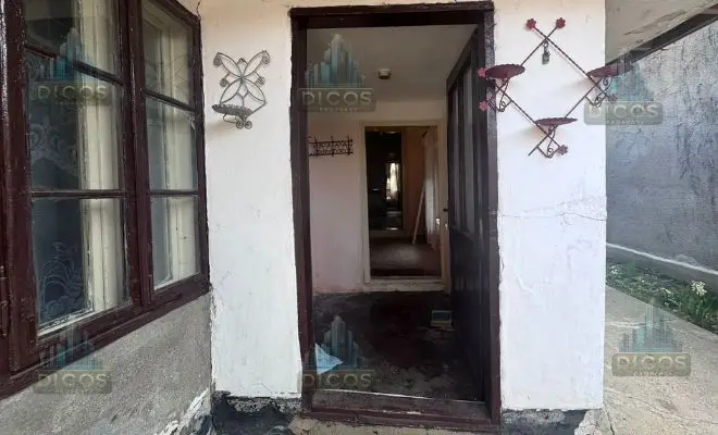 Casă de vânzare cu 3 camere