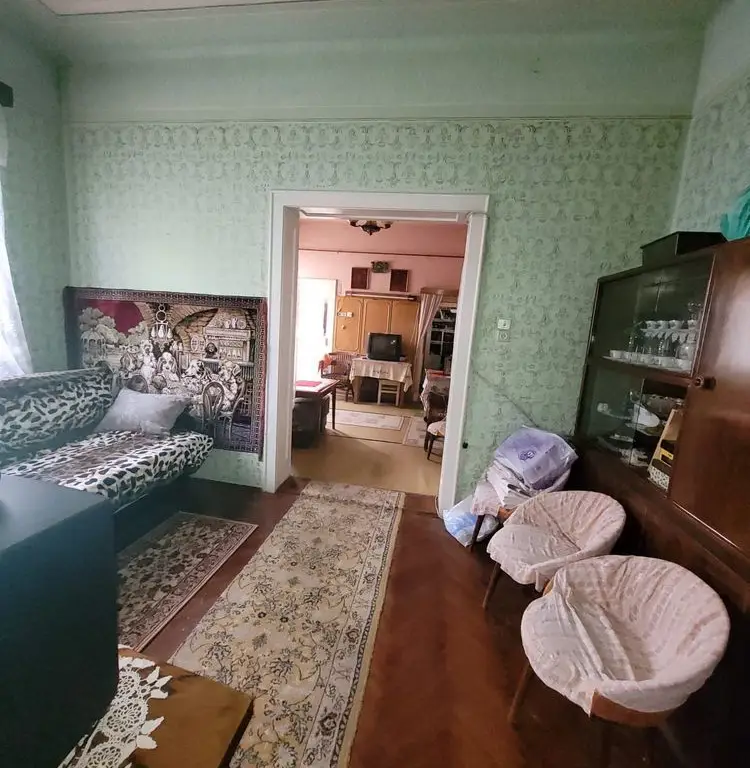 BRASADAS vinde parte de casa, str Unirii cu 7 ari teren.