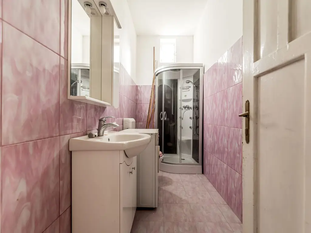 VANDUT! 2 apartamente unificate, B-dul Revoluției, Arad. Etajul 1