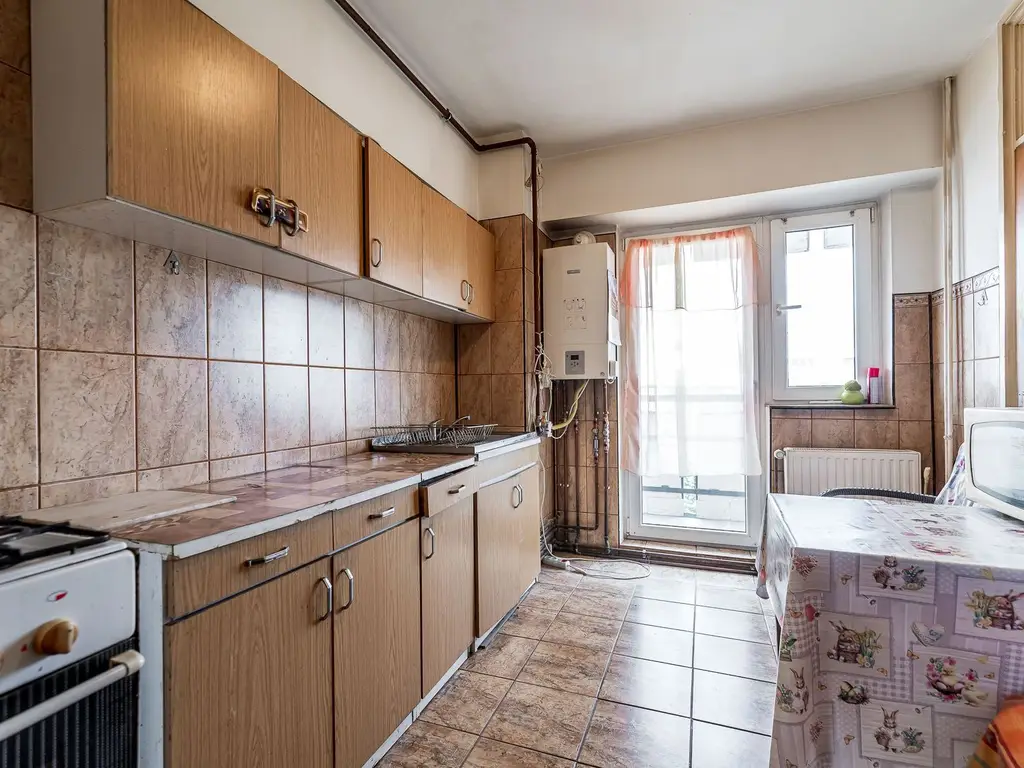 79.900 € | Vlaicu (între UTA și Lebăda) | 2 camere decomandat | lift
