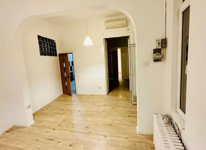 PIATA ROMANA, Proprietar , apartament 3 camere in vila
