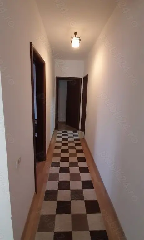 inchiriez apartament 3 camere ,loc parcare
