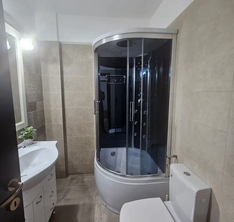 Apartament 2 camere, bloc 2010, garaj, Centru - Nord