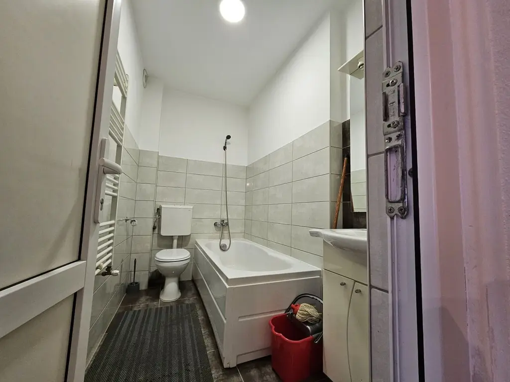 BRASADAS vinde ap Nou cu 2 cam etaj 2/4 in Carpați 2.