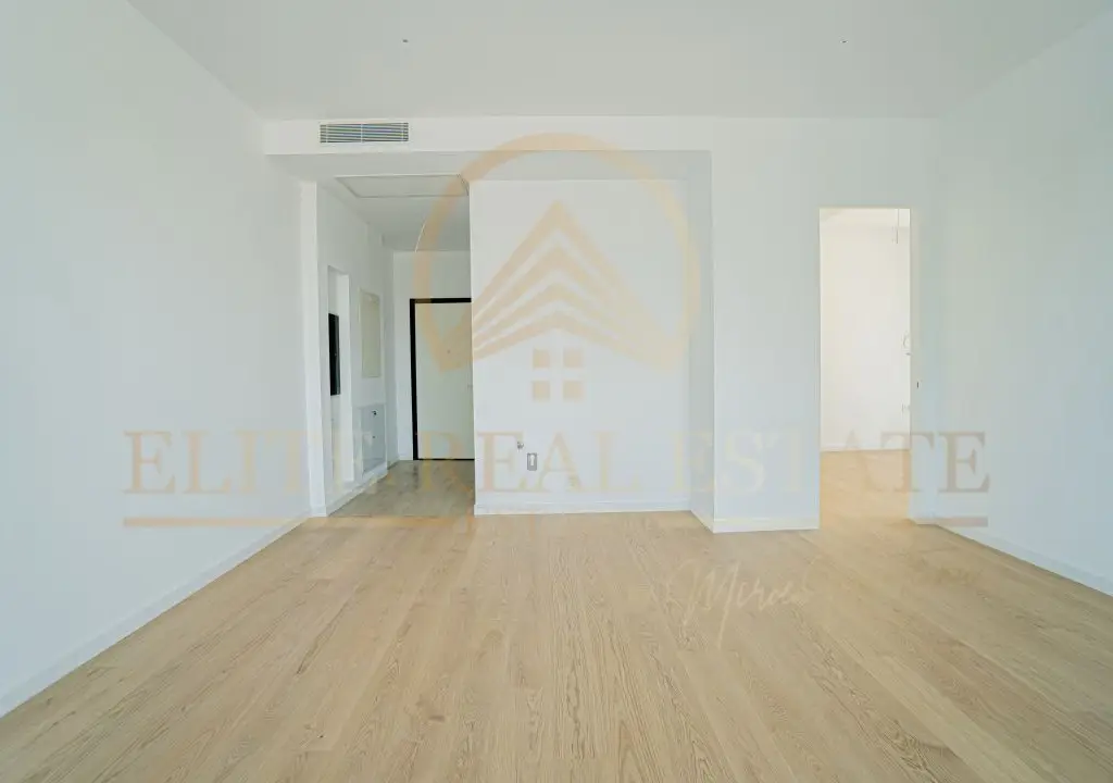 Stațiunea Mamaia - Vânzare apartament cu 2 camere, 2 bai, la 2 pasi de mare.