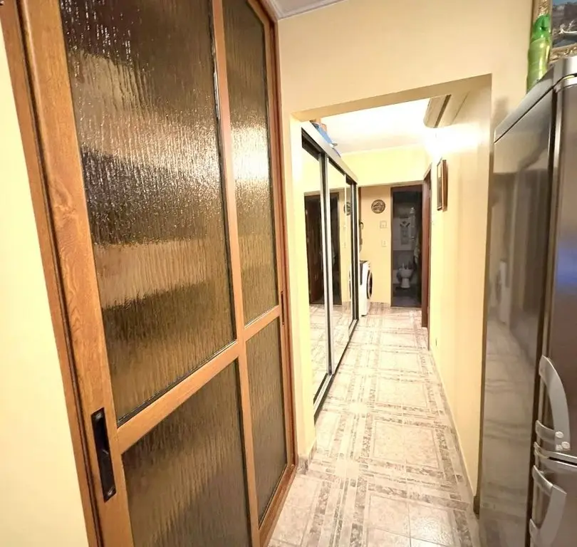 De vanzare apartament cu 3 camere I. C. Frimu, 70.500 euro
