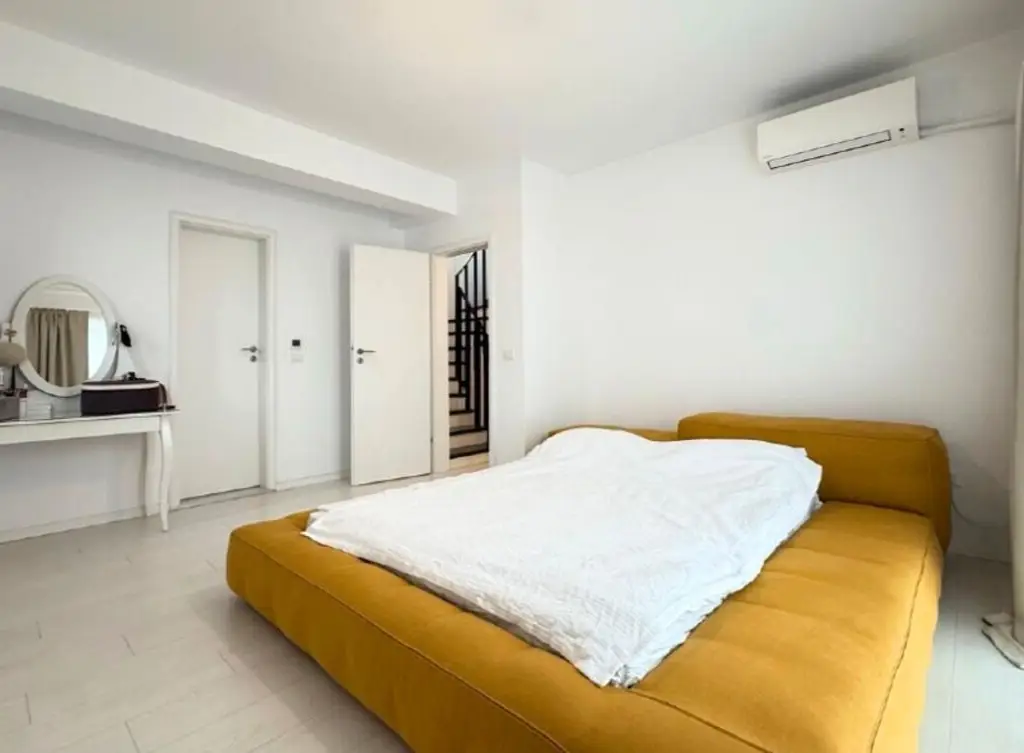 Vânzare duplex luminos 4 camere cu grădină Bucureștii Noi Străulești