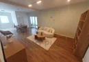Etaj 1. Balcon mare. Bucatarie cu posibilitate de inchidere.