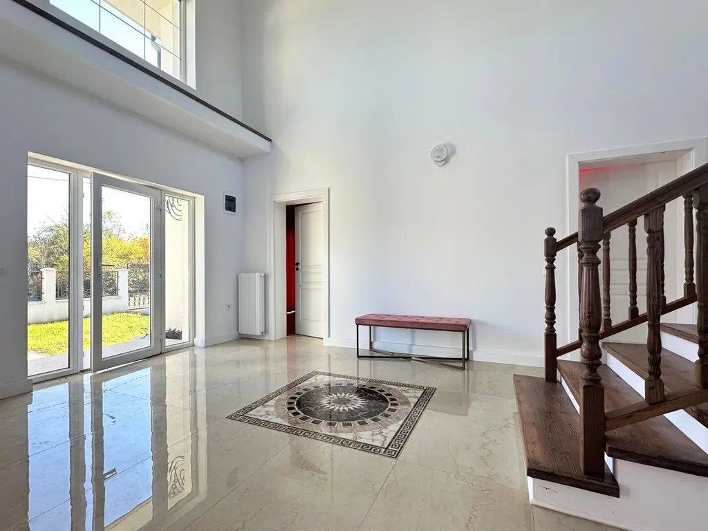 Vânzare casă 5 camere nouă elegantă și spațioasă în Hărman