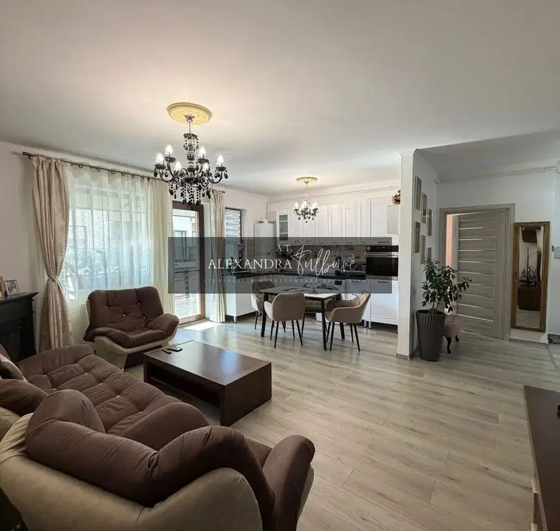 Apartament 3 camere, curte, boxa, parcare, Sub Cetate