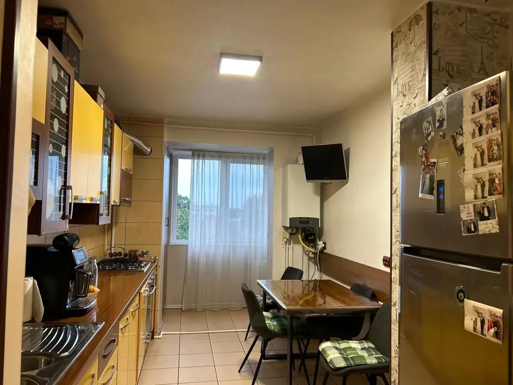 Apartament cu 3 camere, mobilat si utilat - Piata Centrala