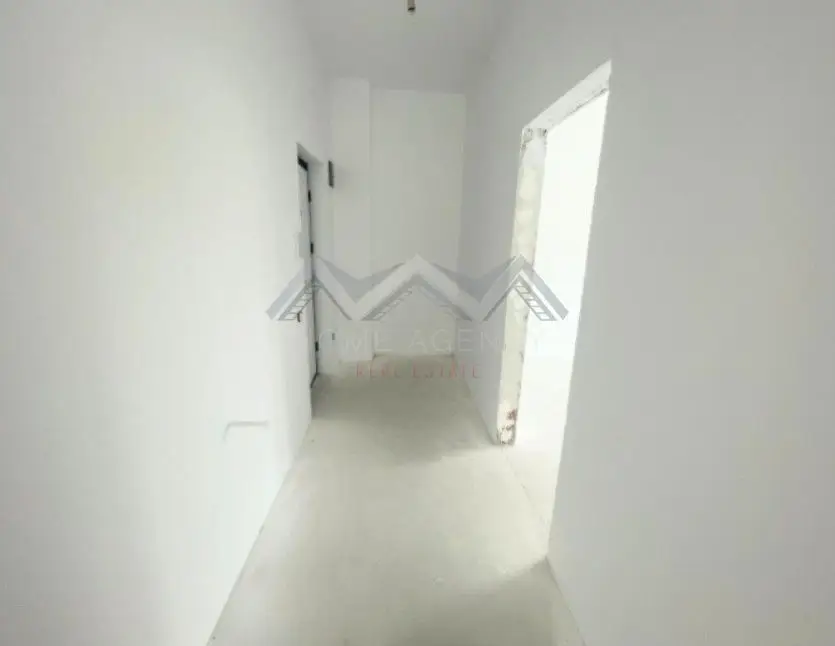 Apartament 2 camere + curte 110 mp Otopeni centru