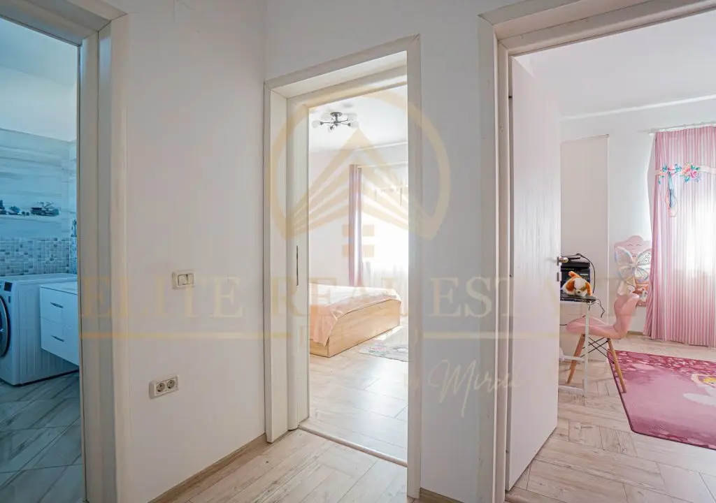 Agigea, lângă Constanța - Casă cu curte, terasă și pod amenajat!