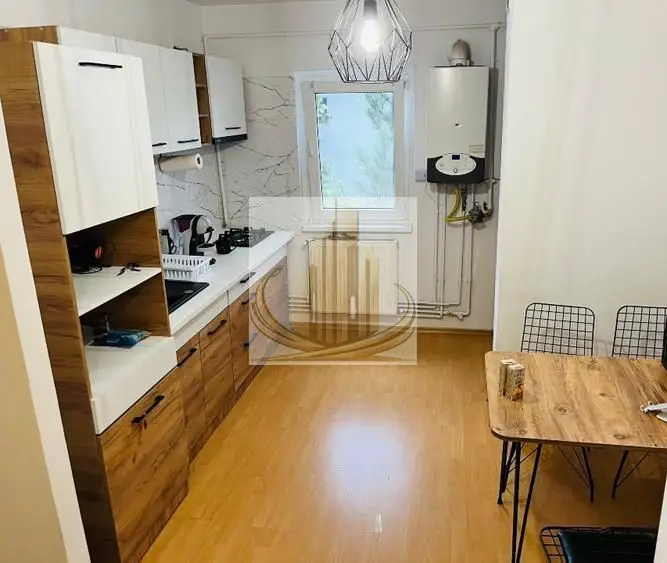 Vând apartament cu 2 camere-Aradului