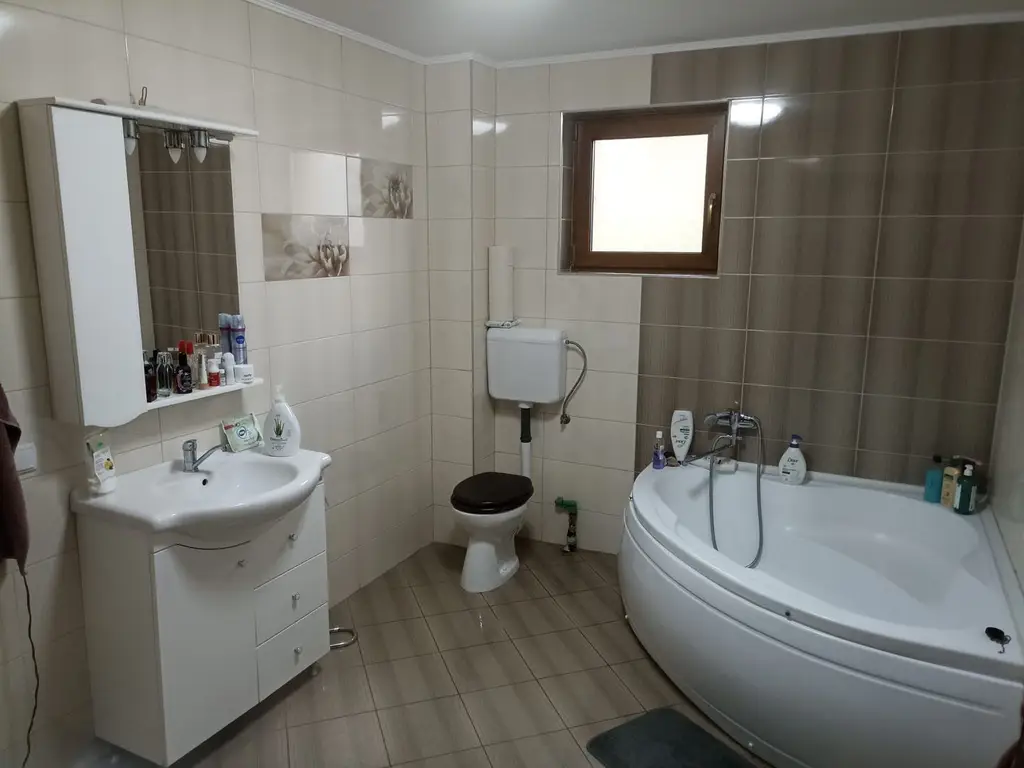 BRASADAS vinde casa NOUA 4 cam 6.5 ari.