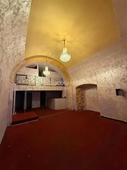 Ag BRASADAS închiriază spatiu comercial CENTRU ISTORIC.