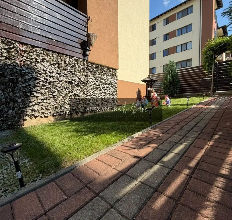 Apartament 3 camere, curte, boxa, parcare, Sub Cetate
