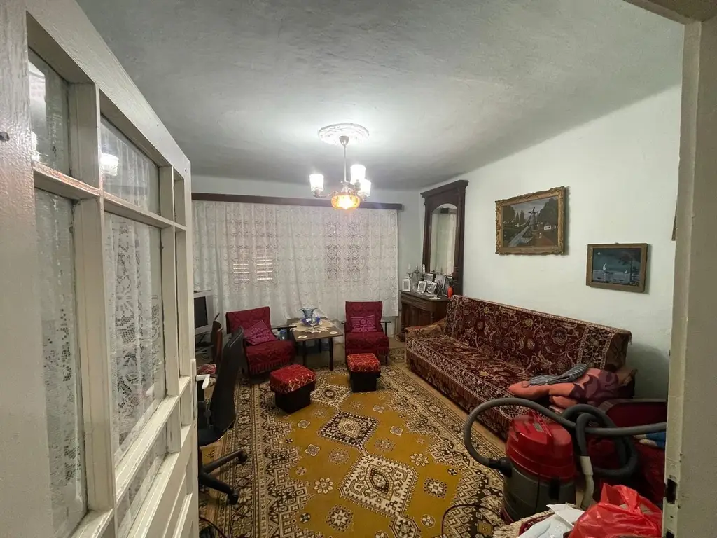 Vindem casă tradițională in sat Sabolciu,central, 4500 mp- 76.000 euro