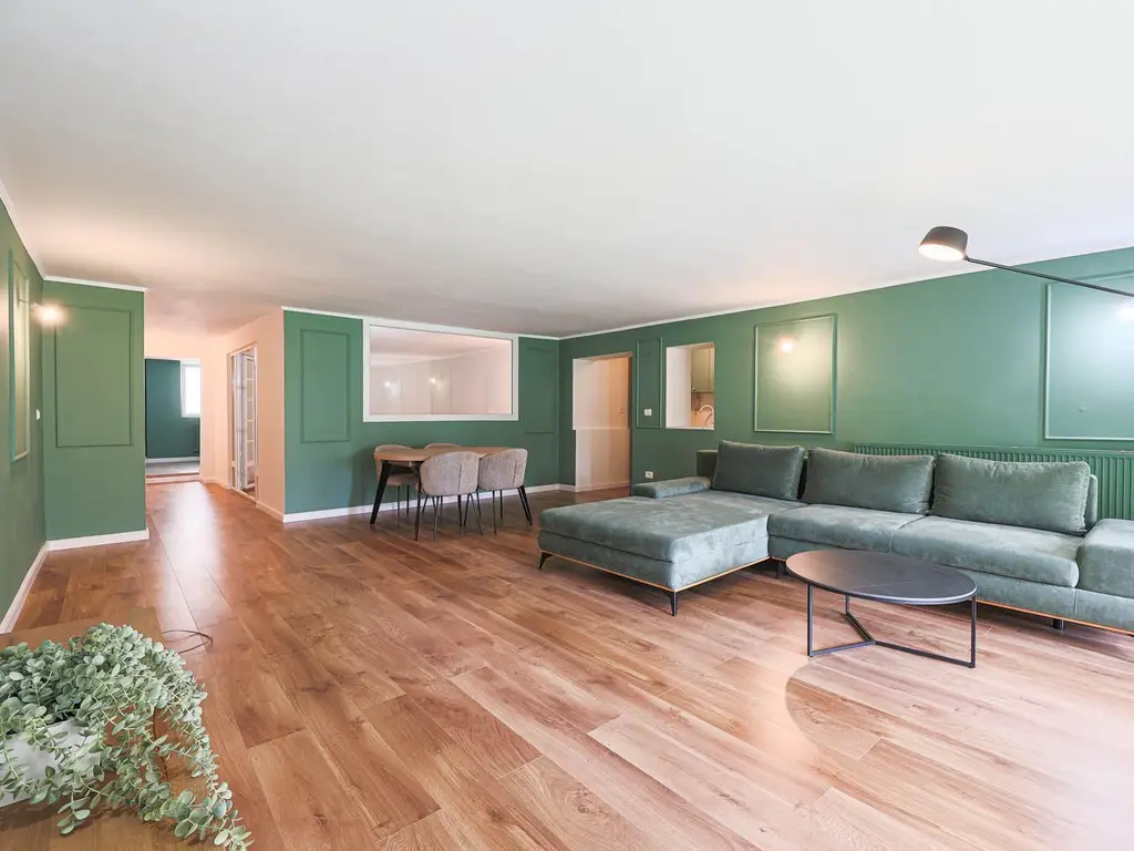 Apartament 95 mp pe Iuliu Maniu la casă, curte proprie inchisa