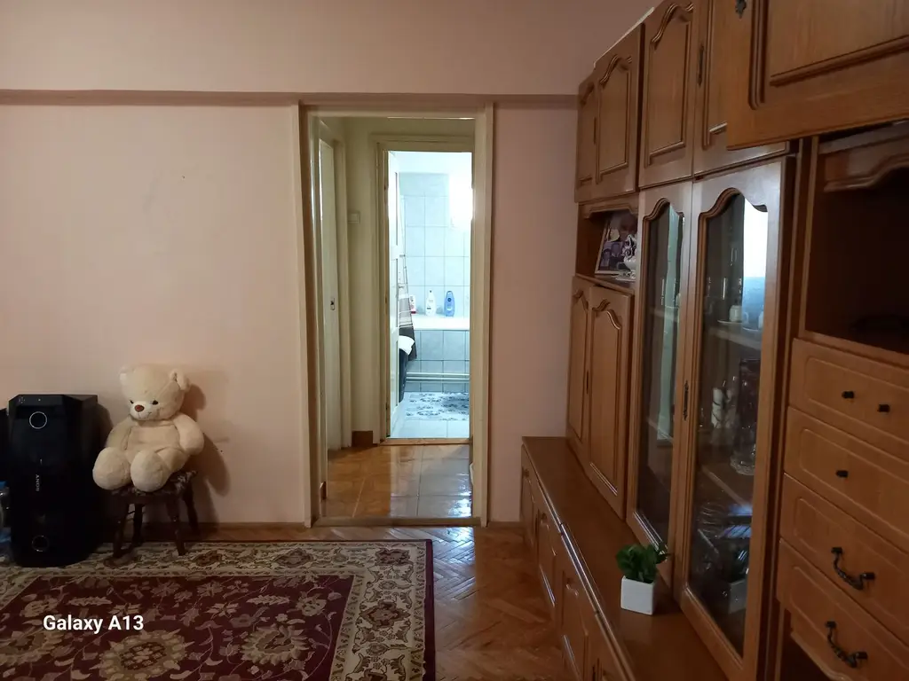 Ag EUROPA vinde ap. 2 cam RENOVAT in 65mp Carpați 2 Etaj 4.