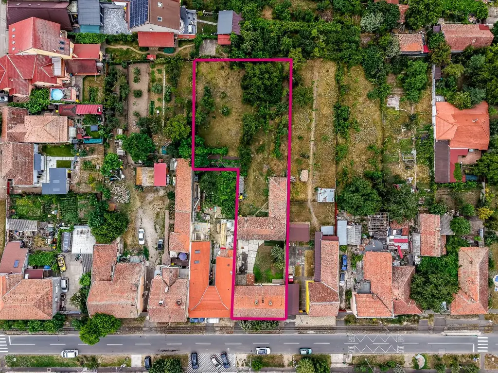 Casa cu potential multiplu cu teren generos pe strada Dunarii