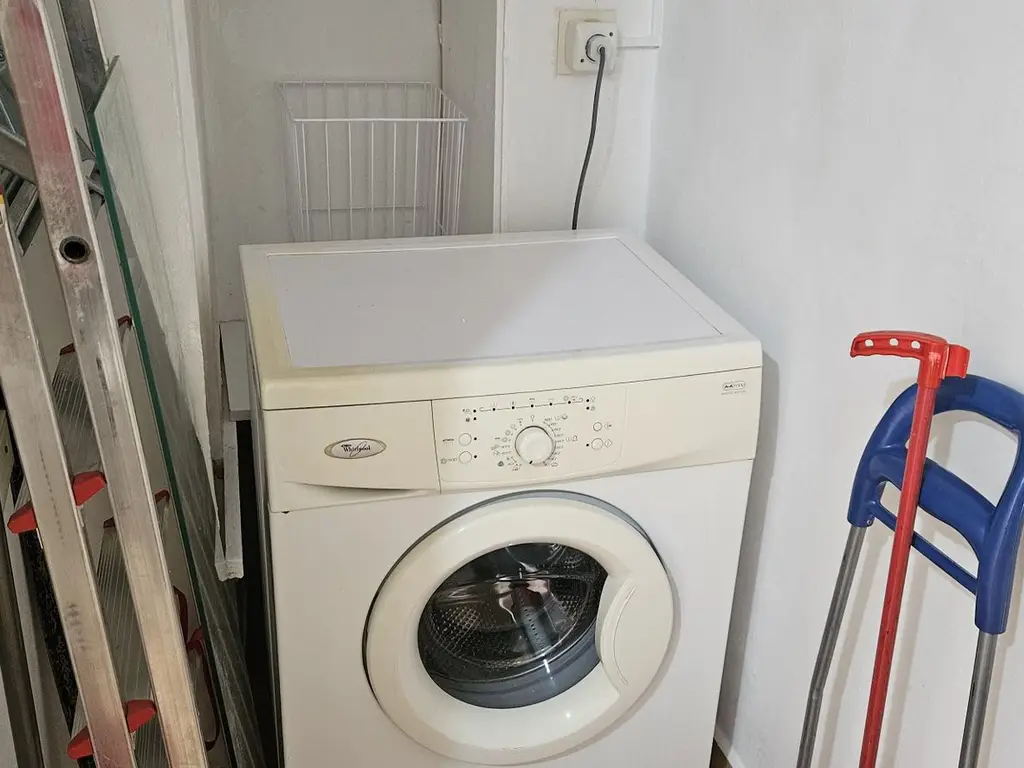 Dristor metrou garsoniera mobiliata si utilata complet