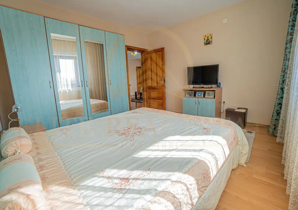 Agigea - Vila D+P+1E+M pe un teren de 772 mp cu o deschidere de 21,46 m.
