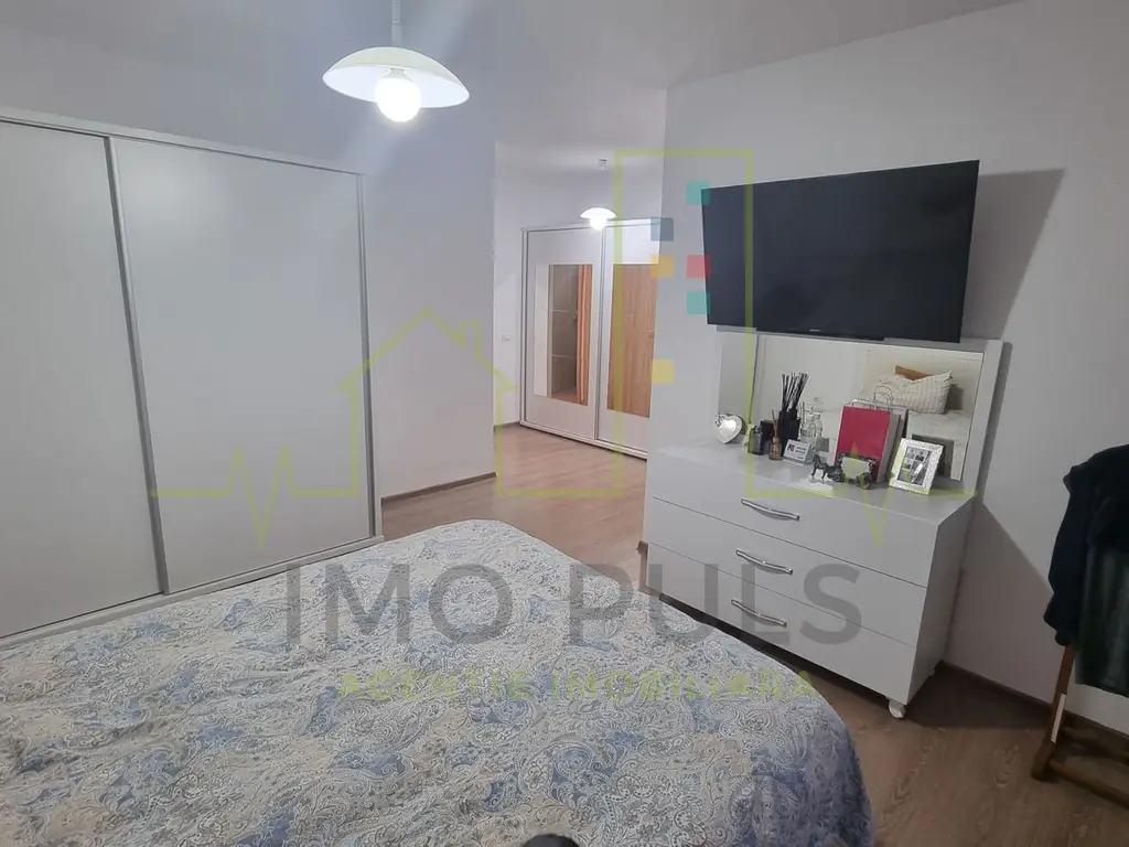 4 Camere. Mobilat si utilat. Drum asfaltat.