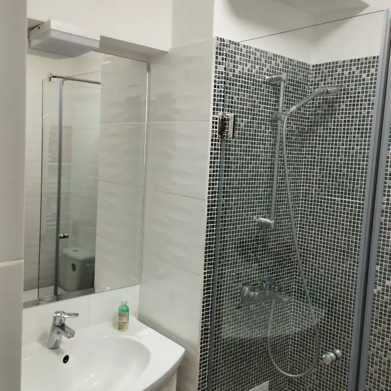 brasadas.com vinde ap. cu 4 camere DECOMANDATE Păcurari.
